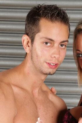 XXX Pornostar Chris Rocks Alles über den Pornostar, sehen Sie alle Videos mit Chris Rocks