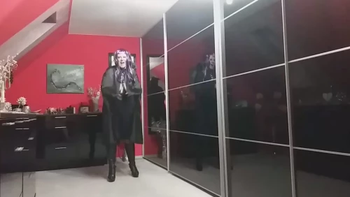 Grandma´s Halloween Blowjob: Ansehen auf EroticOnly.DE