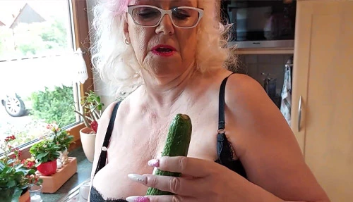 Blowjob for Breakfast: Ansehen auf EroticOnly.DE