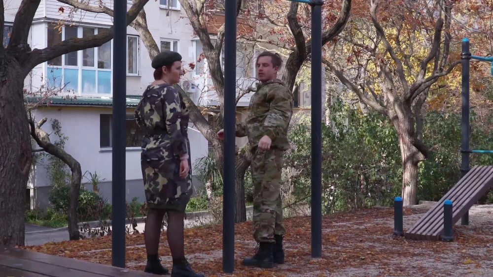 Militär Liegestütz Fotzenlecken - Uniform Blasen Titten: Ansehen auf EroticOnly.DE