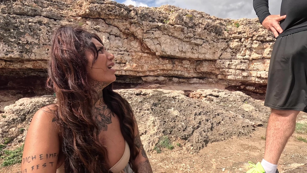 Tattoo Tyra Ride – Heißer Outdoor-Fick auf Mallorca: Ansehen auf EroticOnly.DE